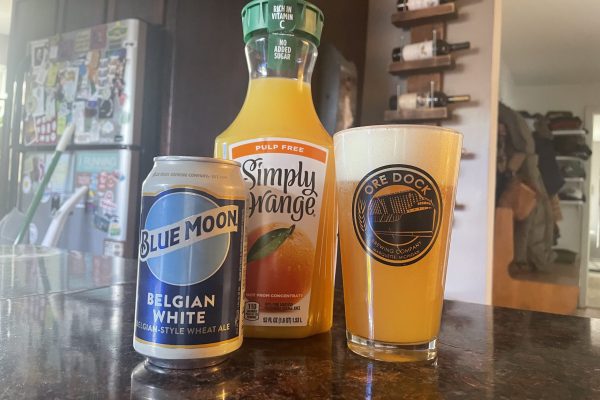 Poured Beer Blue Moon Mosa